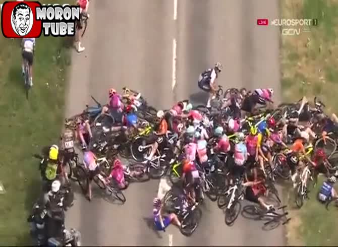 Video :During the women's Tour de France, there is a huge fall